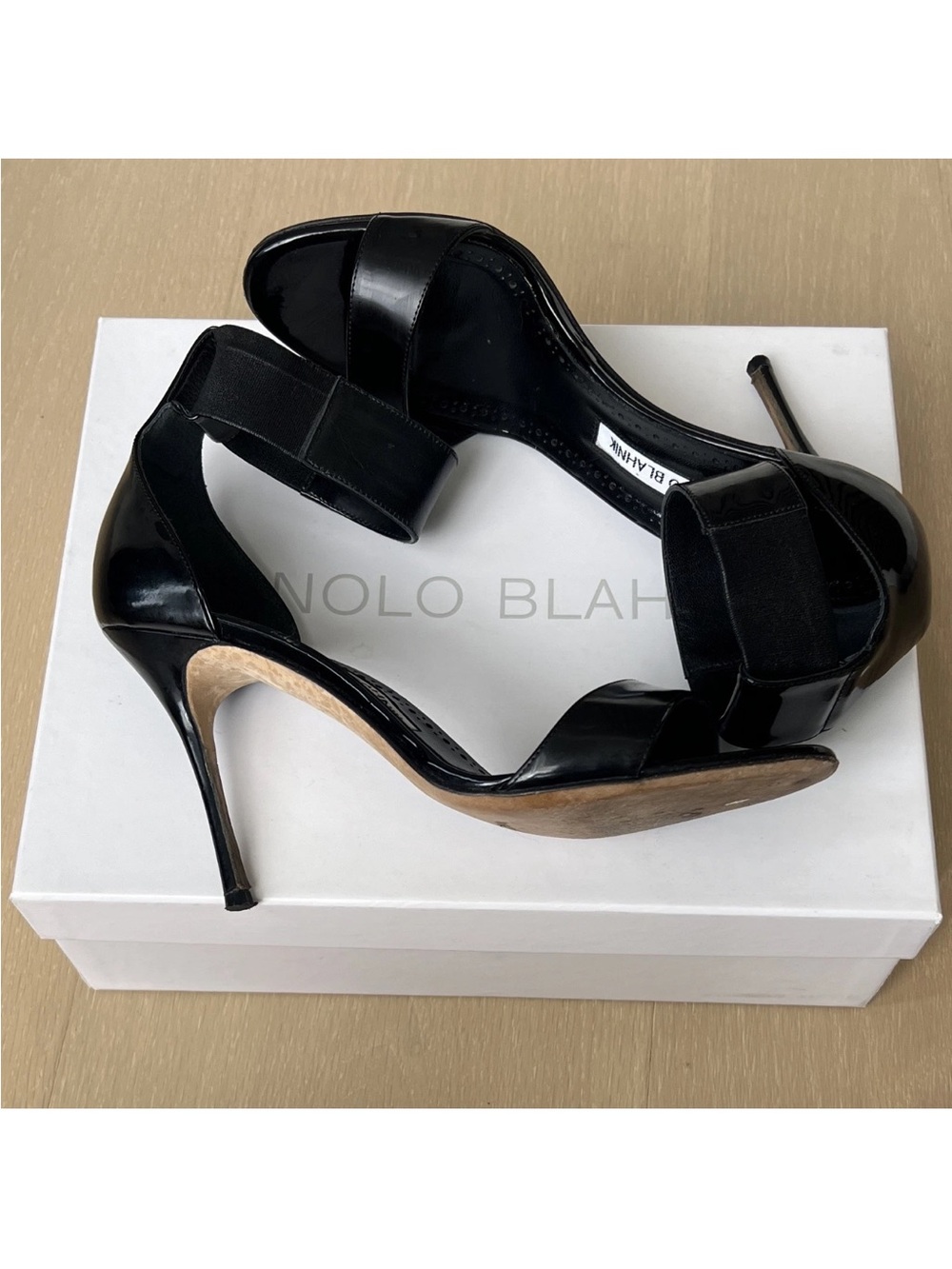 Manolo Blahnik Loma Black Patent Leather Strappy Heel Heel EU 38.5 - Picture 2 of 13